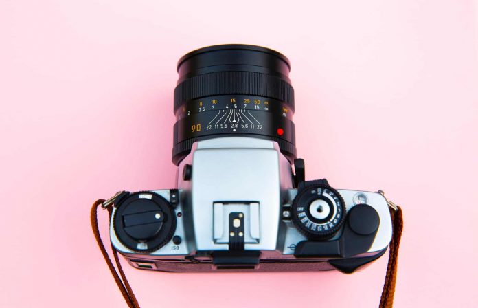 Understanding Exposure Triangle (Shutter Speed, Aperture, ISO) Understanding Exposure Triangle (Shutter Speed, Aperture, ISO)