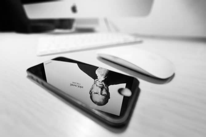Stef Jobs on iPhone. Example of Stock Photo by Stefan Holm