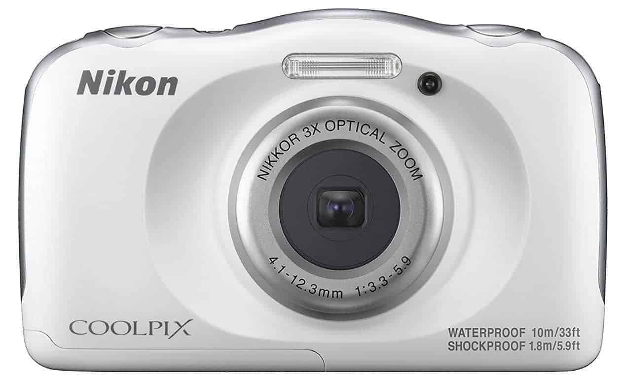 Best Compact Cameras Under 200 (Top 8 Models in 2018)