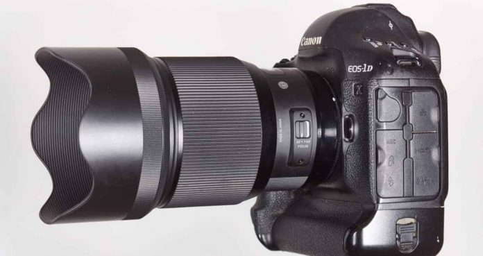 1dx Canon eos camera with sigma 85mm lens The Canon EOS 1dx Full Frame DSLR with trhe Sigma 85mm, a great portrait lens