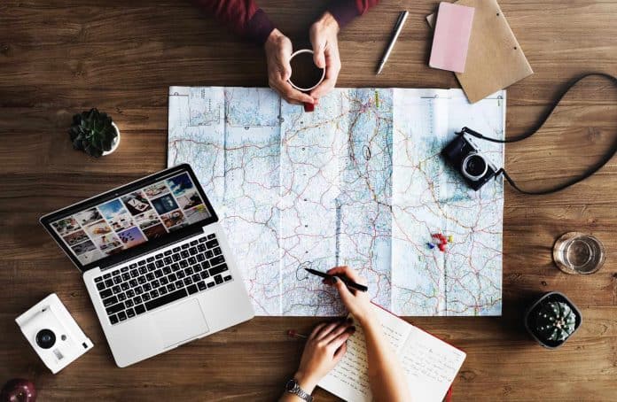 How to Make Money as a Travel Blogger How to Make Money as a Travel Blogger: 6 Tips