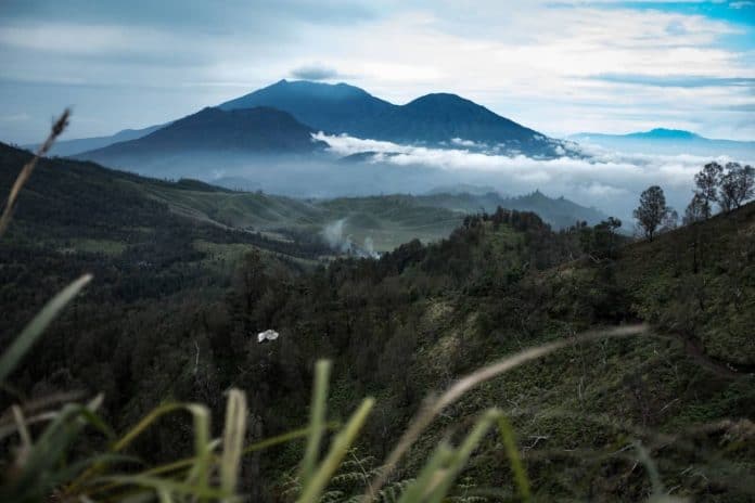 Mt Ijen Hiking Photography Tips (from Mt Ijen, Indonesia)