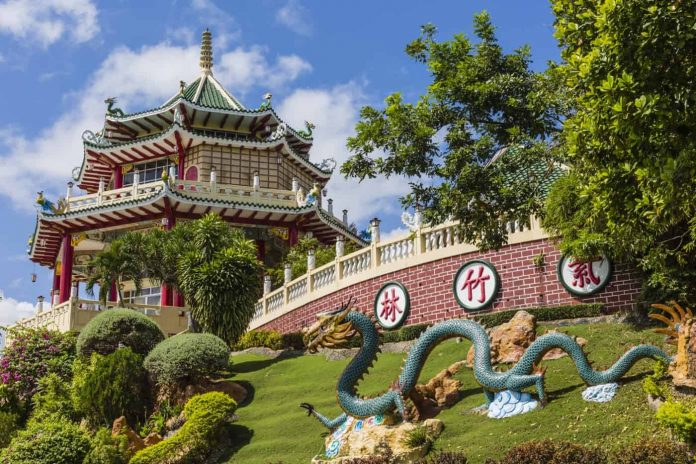 What to Photograph in Cebu: Pagoda and dragon sculpture of the Taoist Temple in Cebu, Philippines