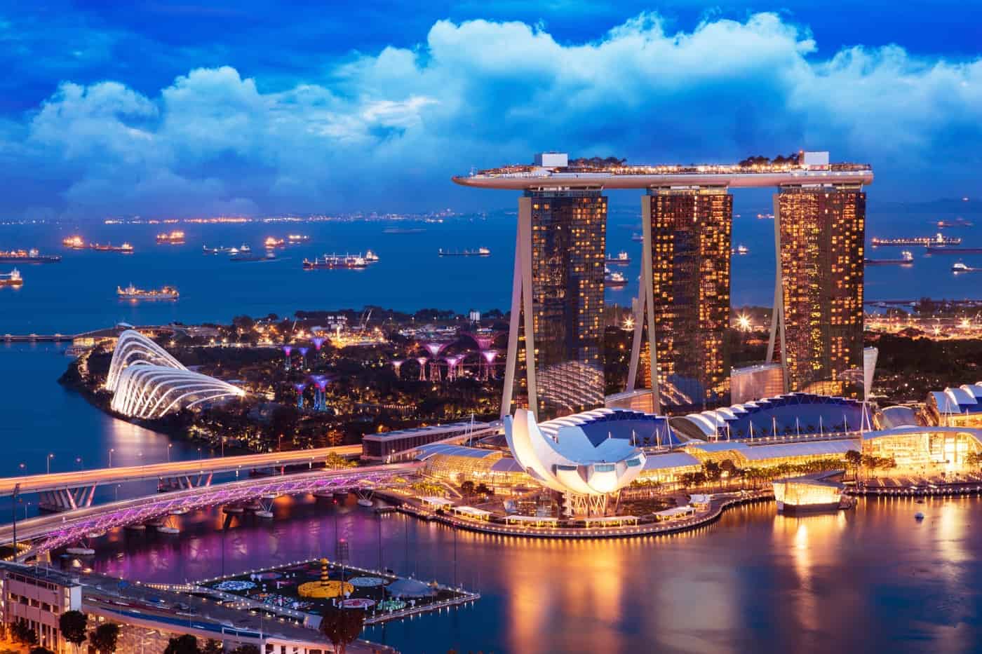 Singapore cityscape at dusk is a great motive for photographers visiting Singapore.