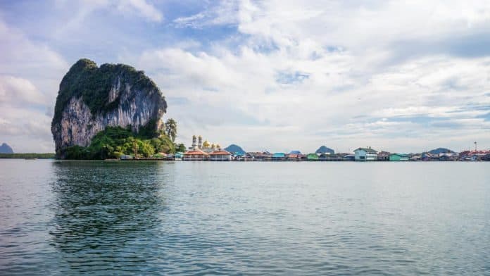 What to photograph in Thailand - Limestone rocks