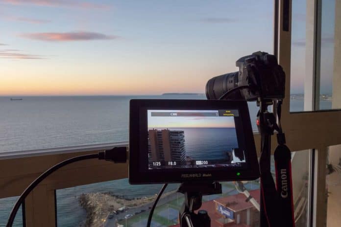 Feelworld Master MA7 Connected to the Canon 80D