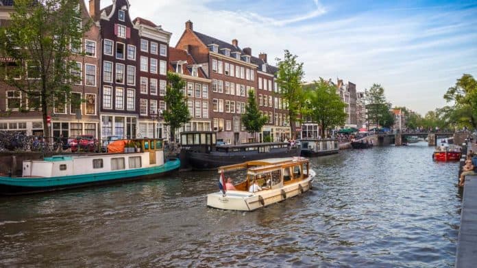 What to photograph in Amsterdam - Canals