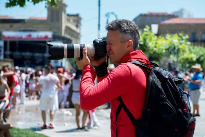 Become a Photojournalist Tips on How to Become a Photojournalist (incl. 14 Free Resources)