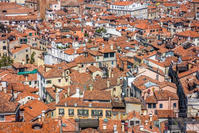 What to photograph in Venice - Terracotta rooftops