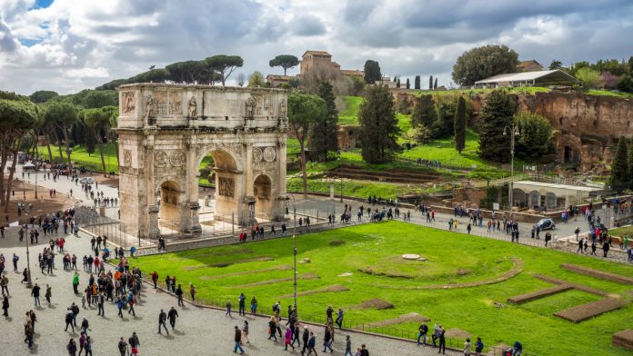 Travel photography tips - Arch of Constantine