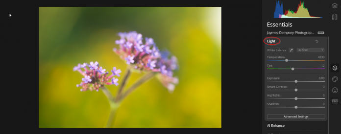 Adjusting white balance