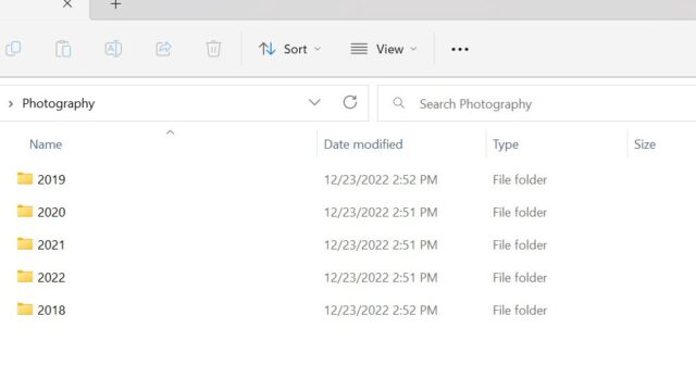 Photography desktop folder with subfolders for 2019, 2020, 2021, 2022, and 2018.