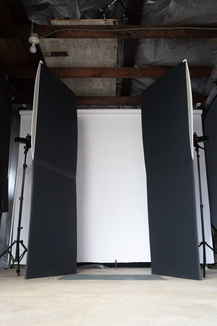 Headshot studio setup with two homemade V-Flats.